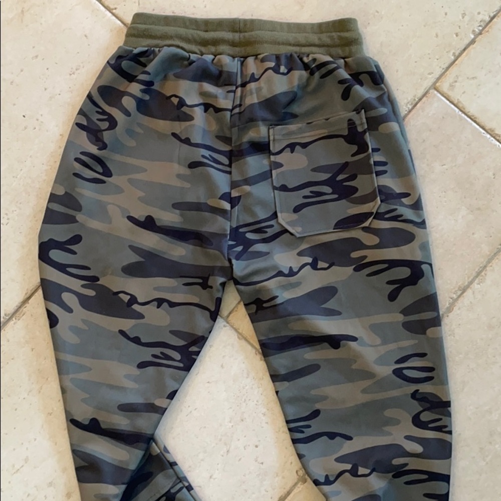 Joggers - Picture 4 of 4